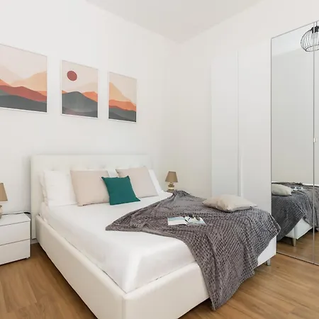 Casa Levante - Near The Station And Center Apartment