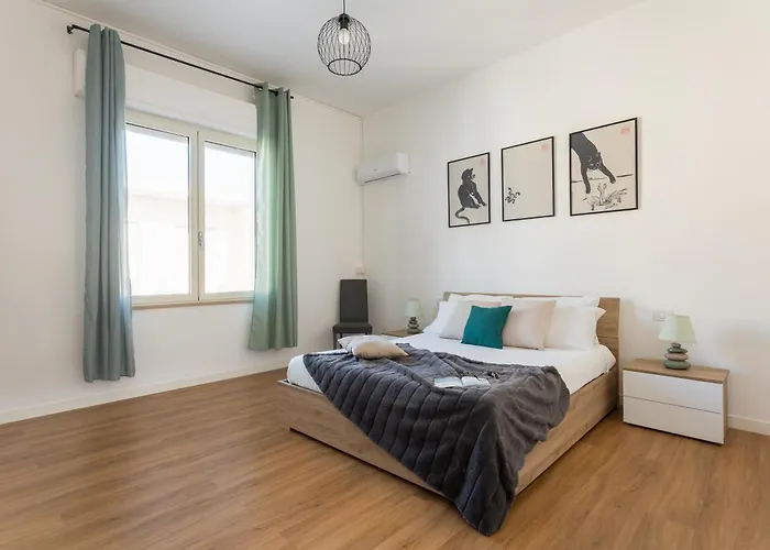 Daire Casa Levante - Near The Station And Center *