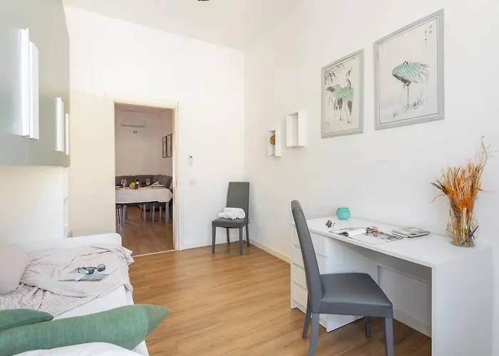 Daire Casa Levante - Near The Station And Center *
