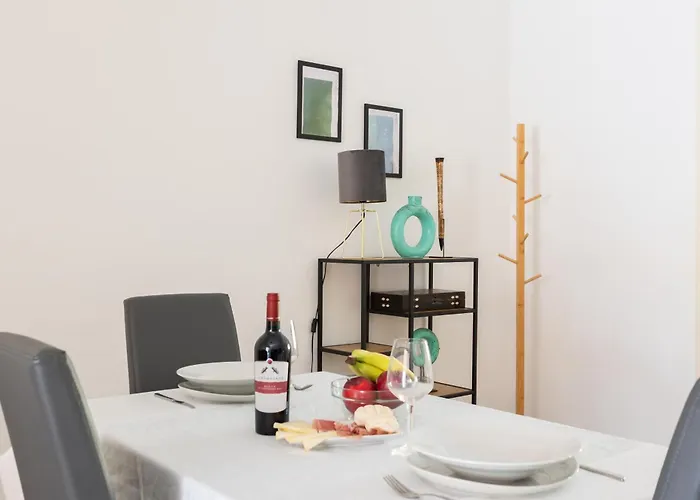Daire Casa Levante - Near The Station And Center *