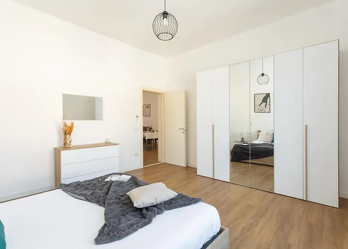 Casa Levante - Near The Station And Center Daire