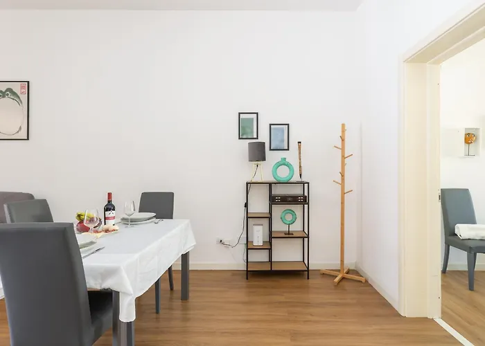 Casa Levante - Near The Station And Center Daire *